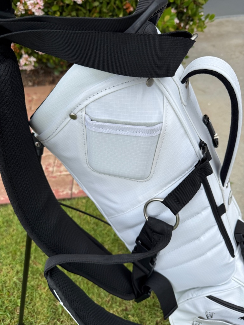 Swannies x MNML Golf Bag - Picture 6 of 7
